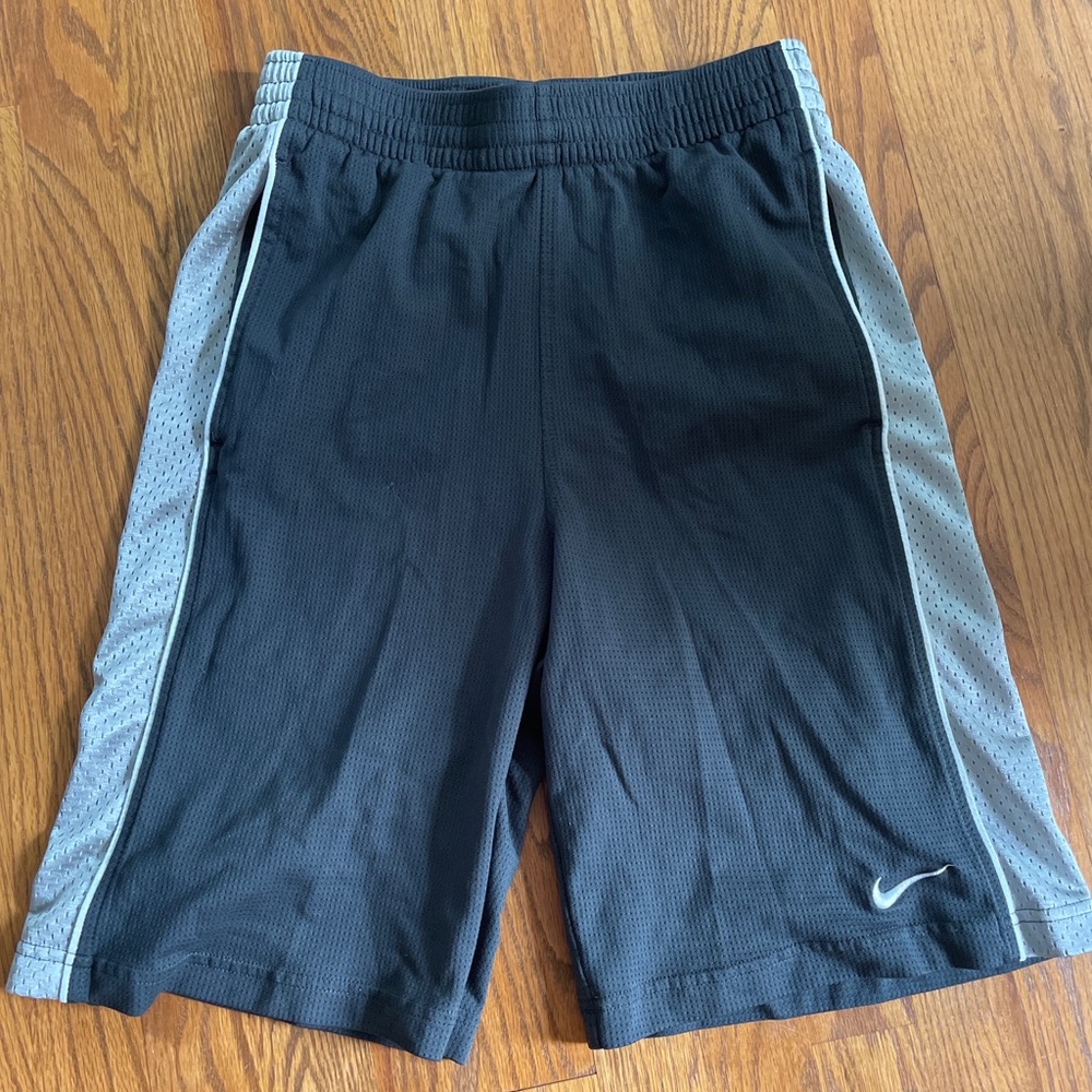 Nike Dri Fit Grey Basketball Shorts Size M